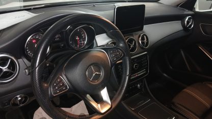MERCEDES GLA 180 D 1,600 122 CV - Imagen 8