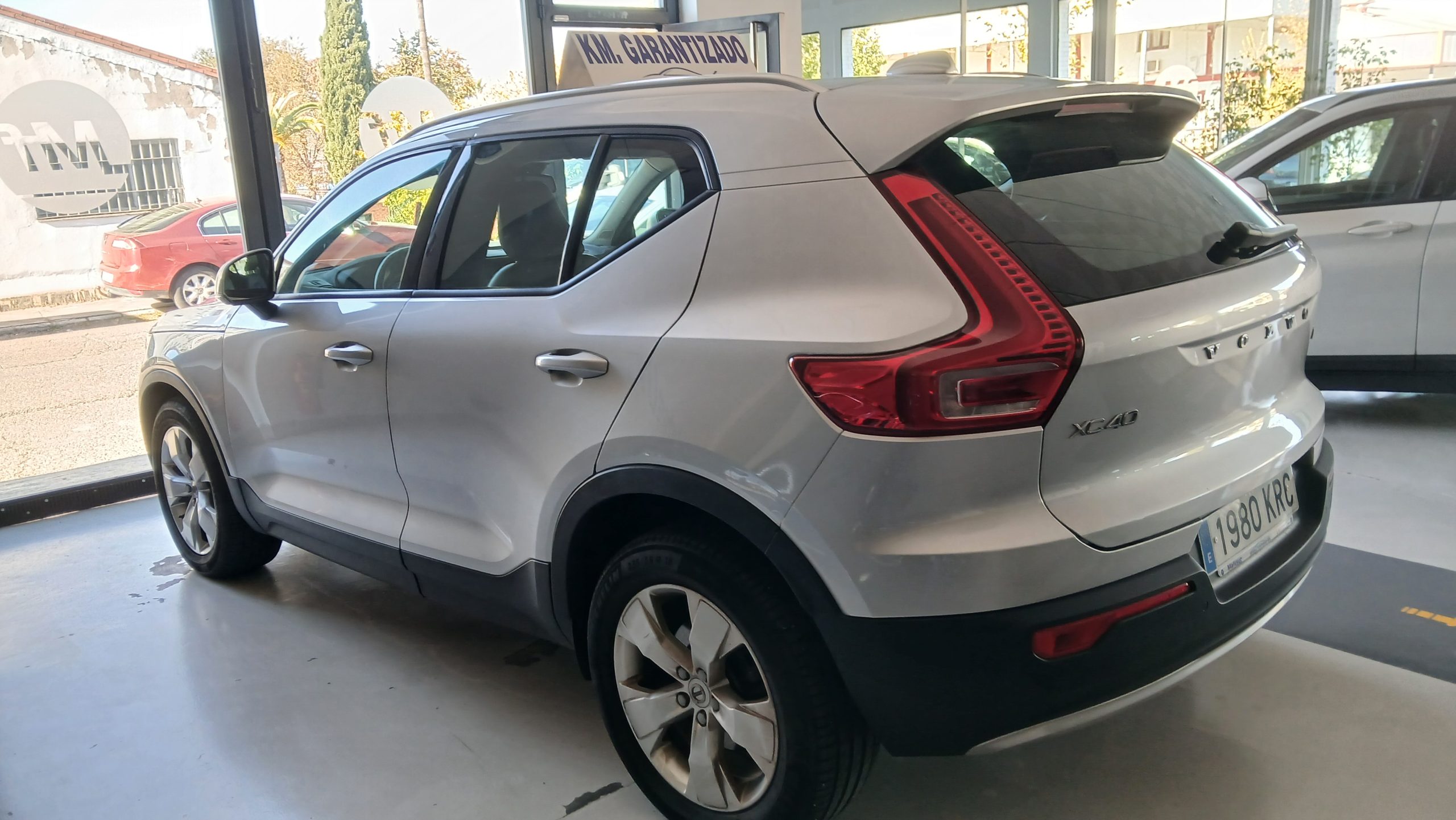 VOLVO XC40 DIESEL D4 MOMENTUM AWD AUTOMATICO 190 CV - Imagen 5