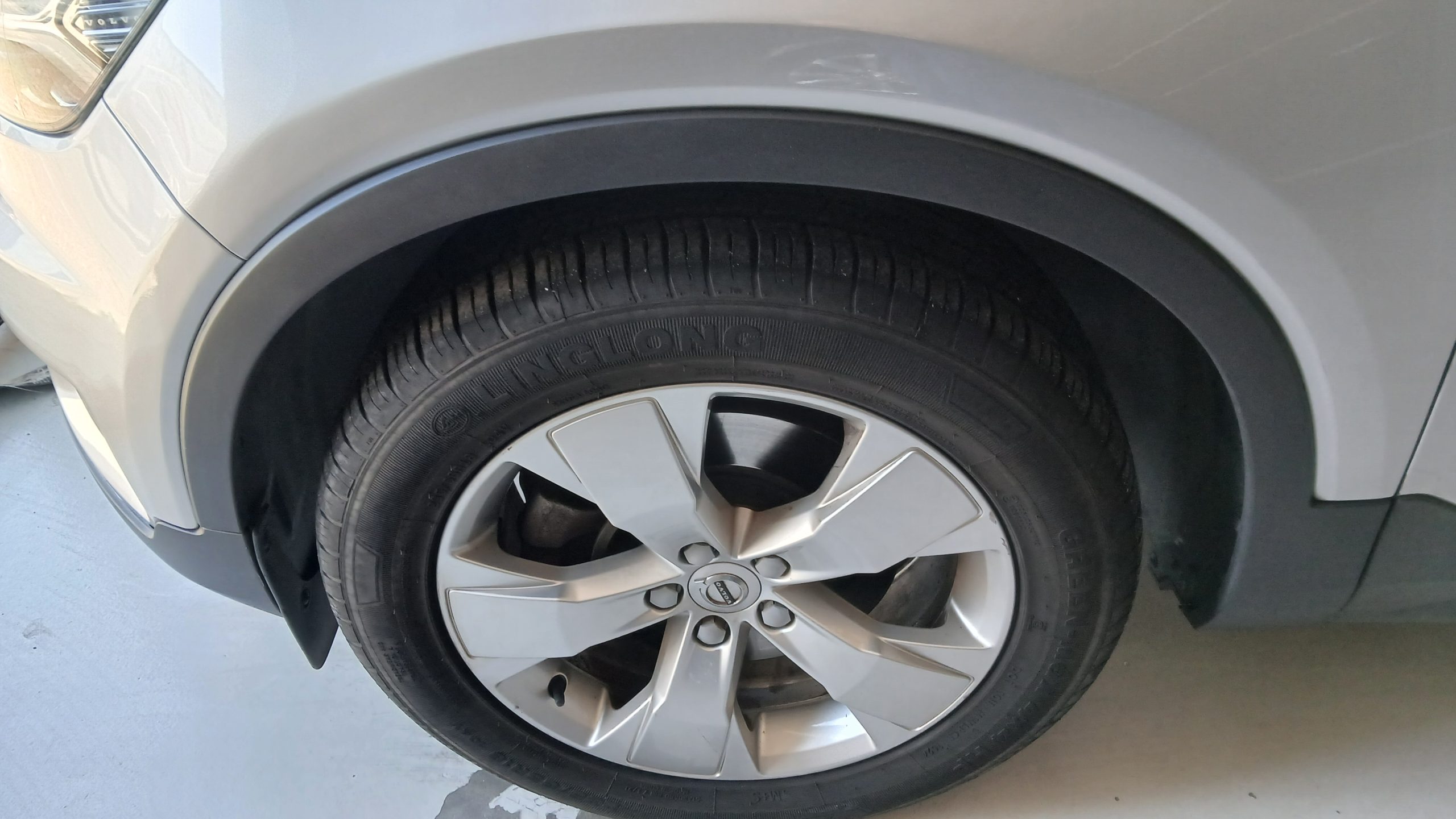 VOLVO XC40 DIESEL D4 MOMENTUM AWD AUTOMATICO 190 CV - Imagen 10