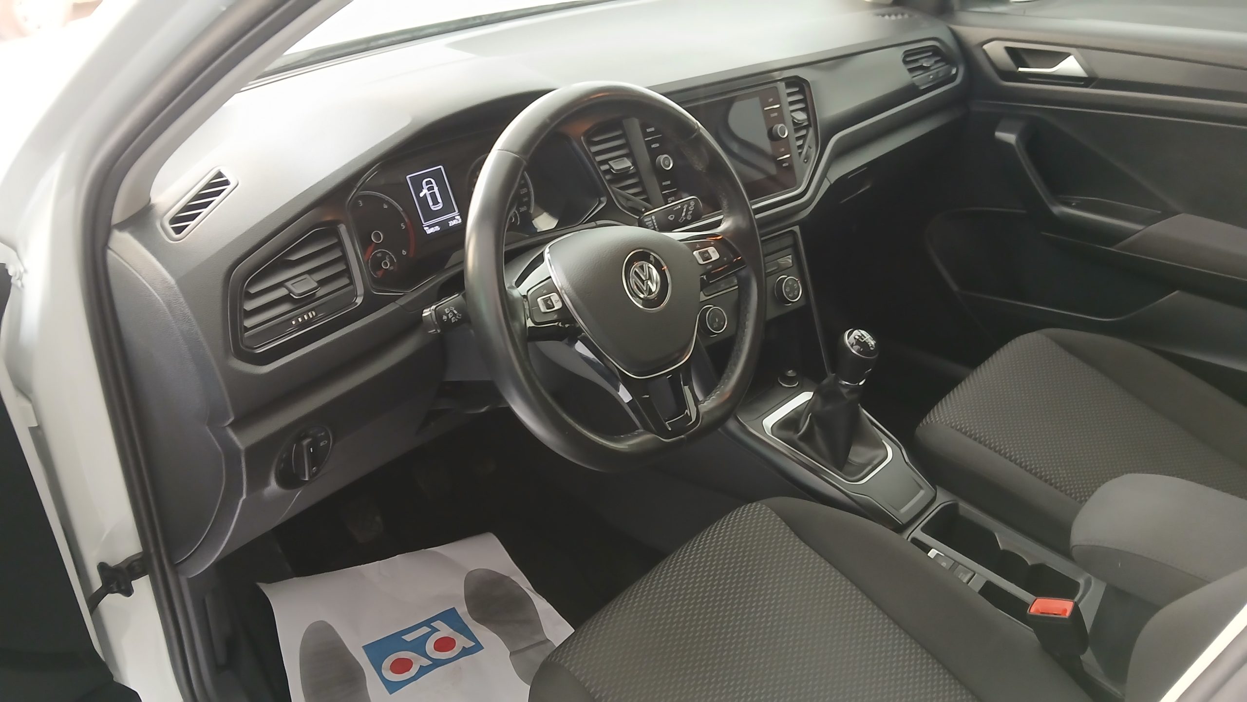 VOLKSWAGEN T-ROC Edition 1.6 TDI 115 cv - Imagen 4