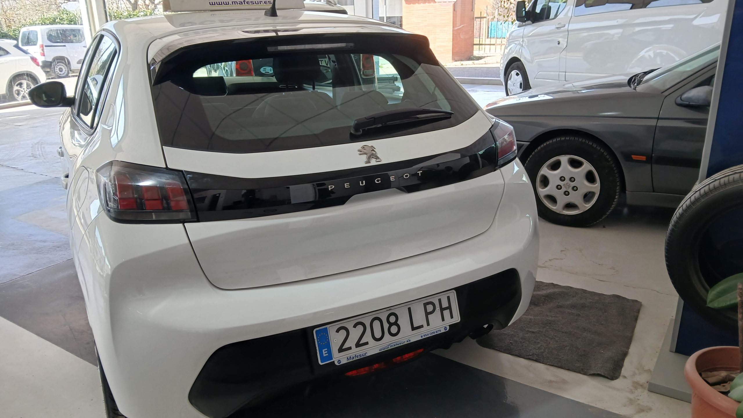 PEUGEOT 208 BlueHDi 100CV Active - Imagen 6