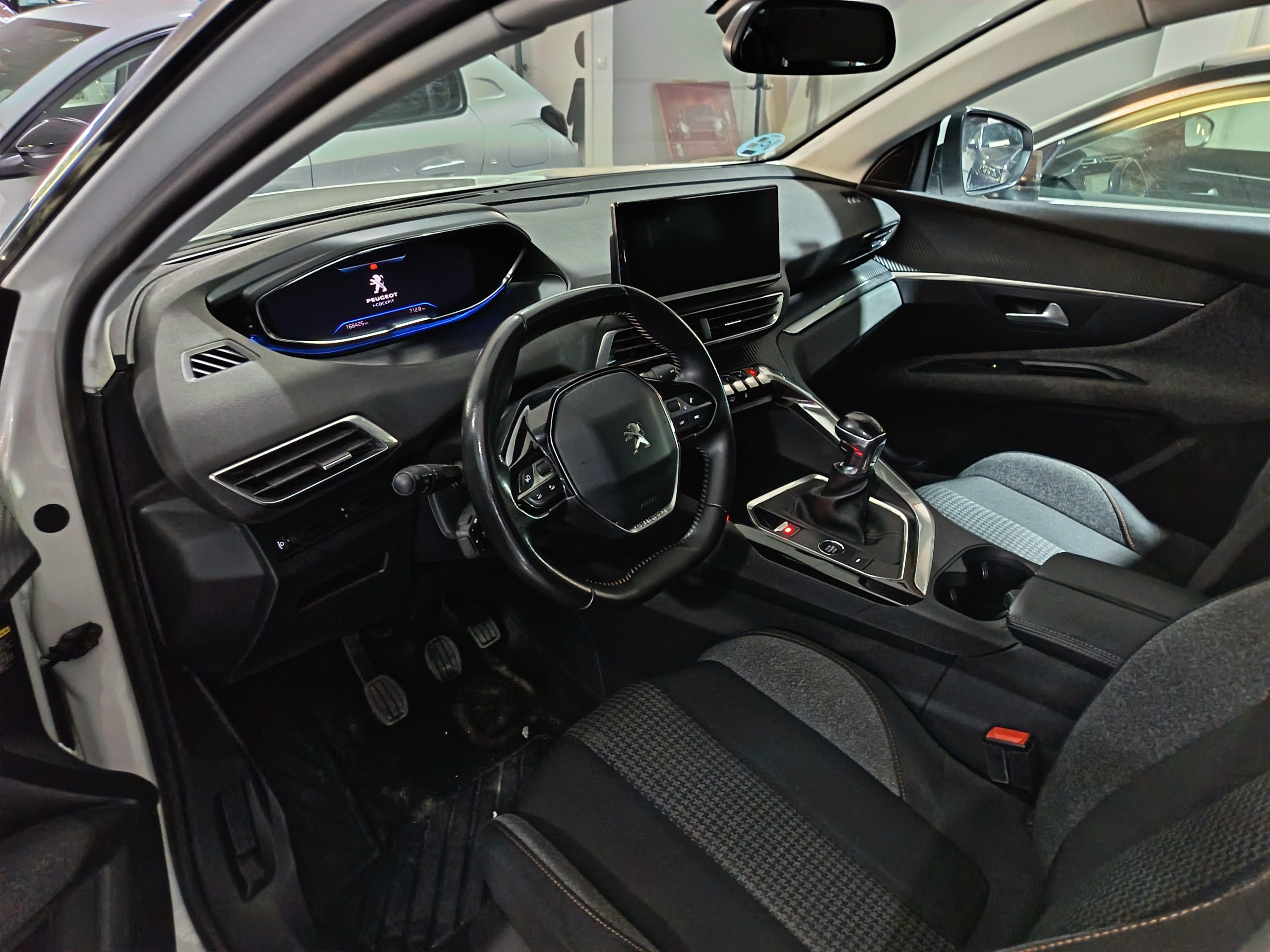 Peugeot 3008 1.5 BlueHDi 130 S&S Active Pack - Imagen 5