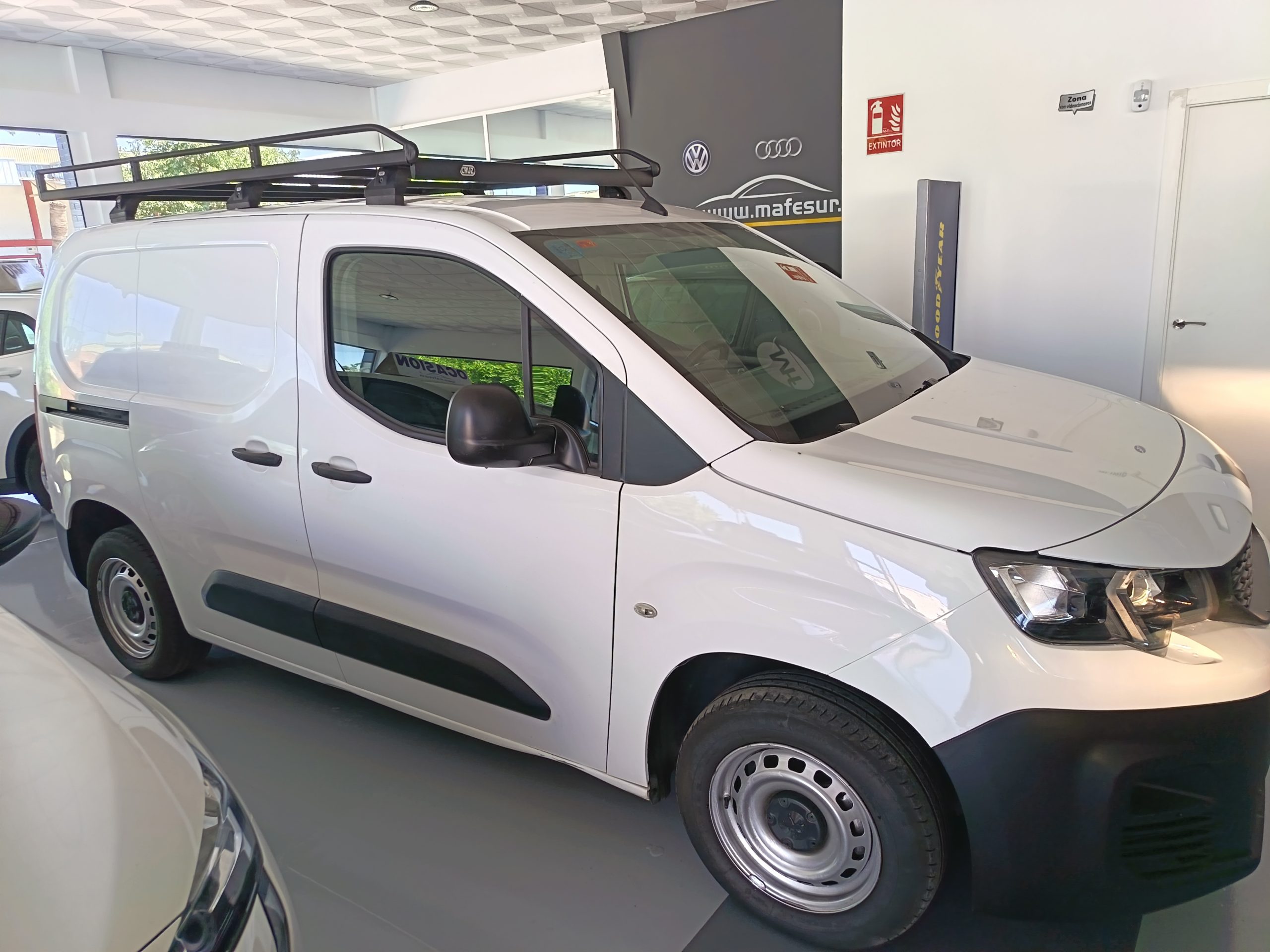 Peugeot Partner Pro Standard 1000kg BlueHDi 100 cv (copia) - Imagen 3