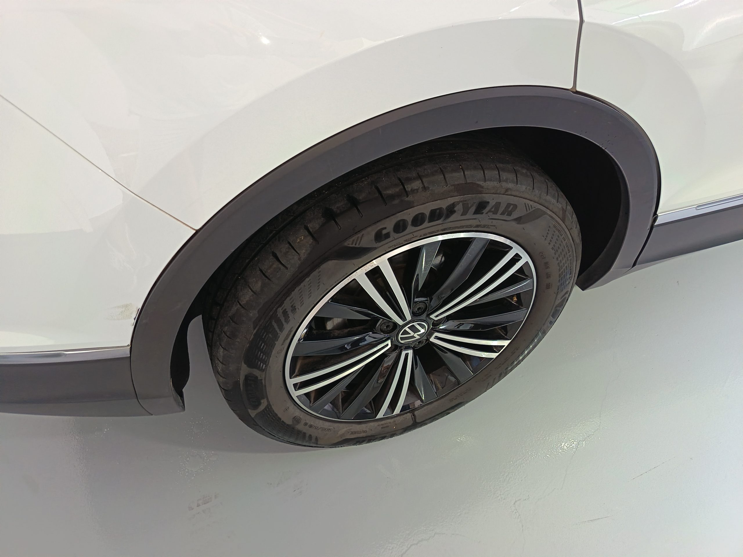 VOLKSWAGEN TIGUAN Life 2.0 TDI (150CV) DSG 5 Puertas - Imagen 4